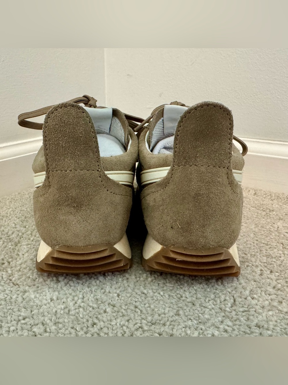 rag & bone Women’s Suede Retro Sneaker in Light Sand - Picture 4 of 8